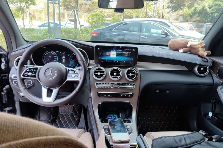 Used Mercedes-Benz GLC 2020 Facelift GLC 300 L 4MATIC Dynamic Edition Center Console