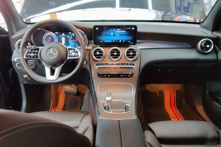 Used Mercedes-Benz GLC 2020 Facelift GLC 300 L 4MATIC Dynamic Edition Center Console