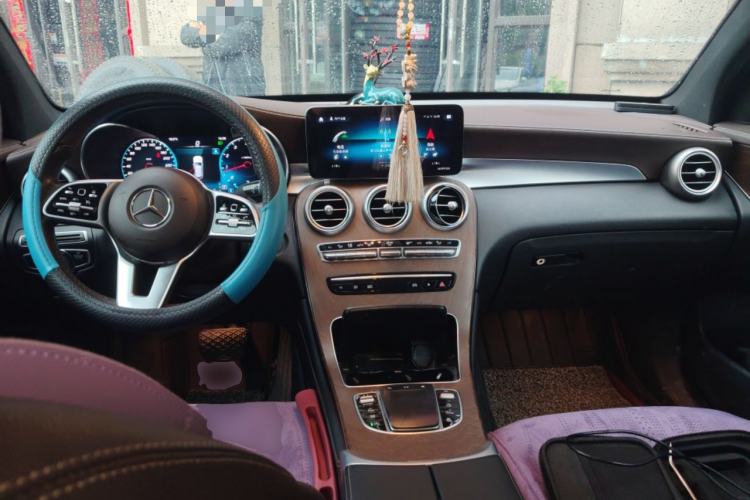 Used Mercedes-Benz GLC 2020 Facelift GLC 300 L 4MATIC Dynamic Edition Center Console