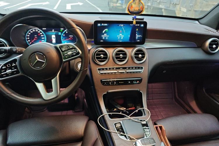 Used Mercedes-Benz GLC 2020 Facelift GLC 260 L 4MATIC Luxury Edition Center Console