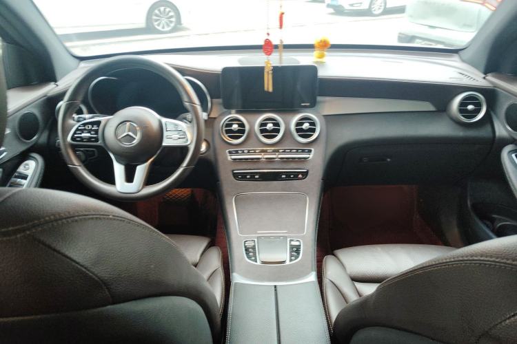 Used Mercedes-Benz GLC 2020 Facelifted GLC 260 L 4MATIC Dynamic Edition Center Console