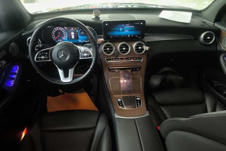 Used Mercedes-Benz GLC 2020 Facelift GLC 300 L 4MATIC Dynamic Edition Center Console