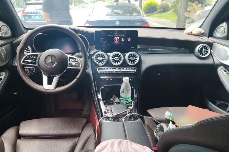 Used Mercedes-Benz GLC 2020 Facelifted GLC 260 L 4MATIC Dynamic Edition Center Console