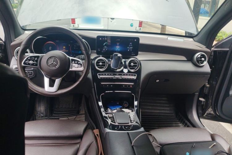 Used Mercedes-Benz GLC 2020 Facelifted GLC 260 L 4MATIC Dynamic Edition Center Console
