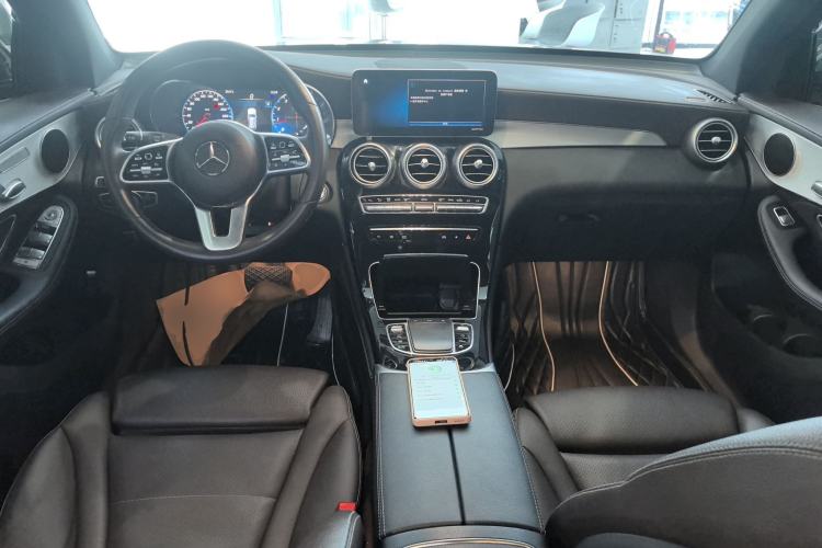 Used Mercedes-Benz GLC 2020 Facelifted GLC 260 L 4MATIC Dynamic Edition Center Console