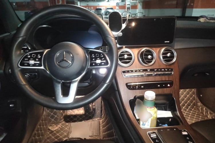 Used Mercedes-Benz GLC 2020 Facelifted GLC 300 L 4MATIC Luxury Edition Center Console
