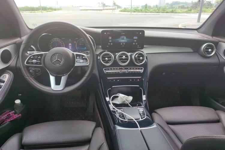 Used Mercedes-Benz GLC 2020 Facelifted GLC 260 L 4MATIC Dynamic Edition Center Console
