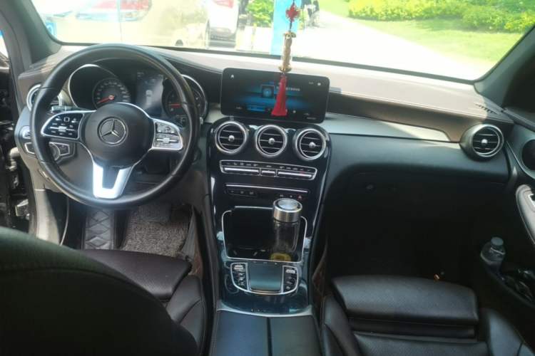 Used Mercedes-Benz GLC 2020 GLC 260 L 4MATIC Dynamic Model Center Console
