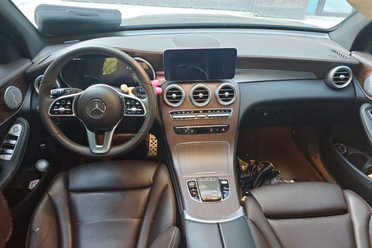 Used Mercedes-Benz GLC 2020 Facelift GLC 300 L 4MATIC Dynamic Edition Center Console