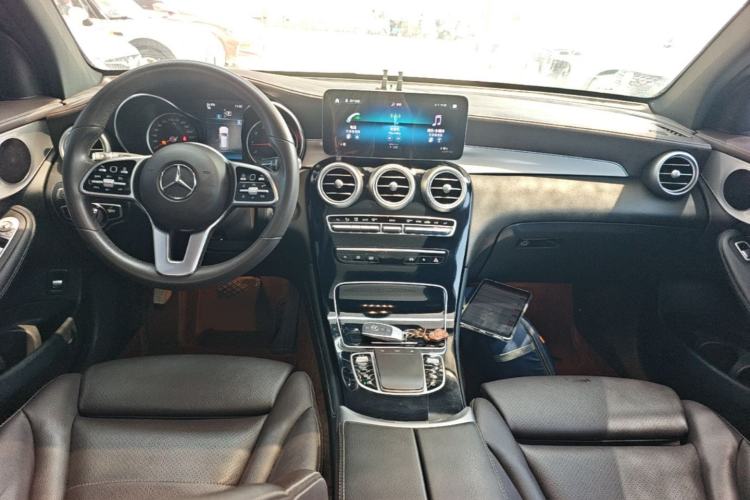 Used Mercedes-Benz GLC 2020 GLC 260 L 4MATIC Dynamic Model Center Console