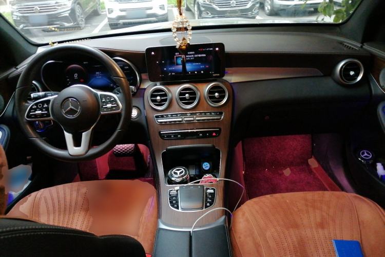 Used Mercedes-Benz GLC 2020 GLC 300 L 4MATIC Luxury Model Center Console