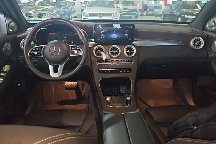 Used Mercedes-Benz GLC 2020 Facelift GLC 300 L 4MATIC Dynamic Edition Center Console