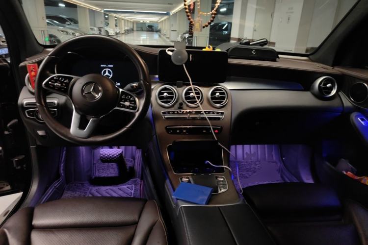 Used Mercedes-Benz GLC 2020 Facelift GLC 300 L 4MATIC Dynamic Edition Center Console