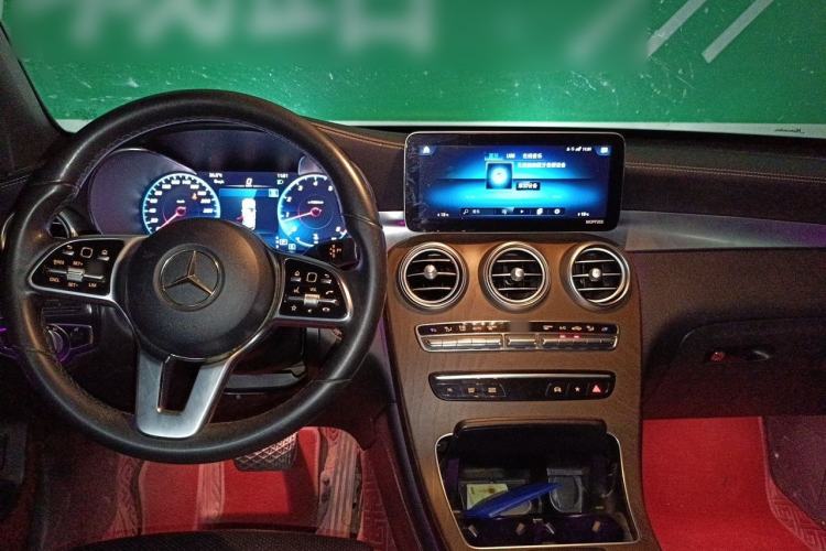 Used Mercedes-Benz GLC 2020 Facelift GLC 300 L 4MATIC Dynamic Edition Center Console
