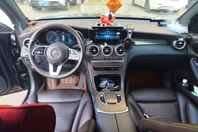Used Mercedes-Benz GLC 2020 Facelift GLC 260 L 4MATIC Luxury Edition Center Console