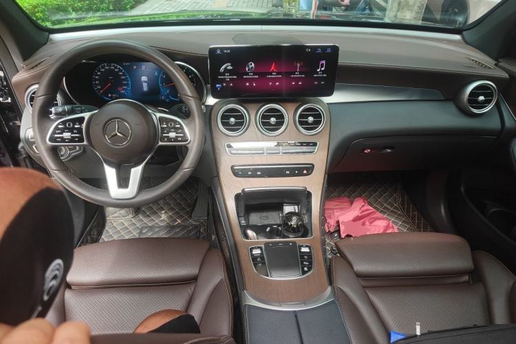 Used Mercedes-Benz GLC 2020 Facelift GLC 260 L 4MATIC Luxury Edition Center Console