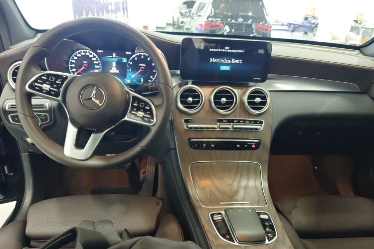Used Mercedes-Benz GLC 2020 Facelift GLC 260 L 4MATIC Luxury Edition Center Console