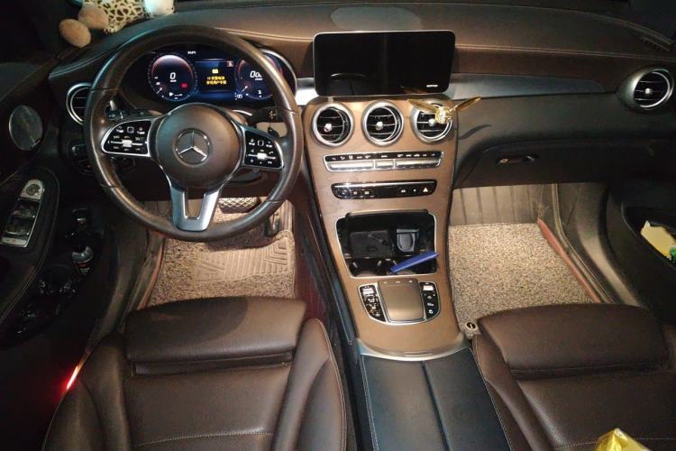 Used Mercedes-Benz GLC 2020 GLC 300 L 4MATIC Dynamic Edition Center Console