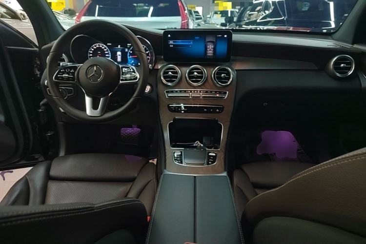 Used Mercedes-Benz GLC 2020 GLC 260 L 4MATIC Luxury Model Center Console
