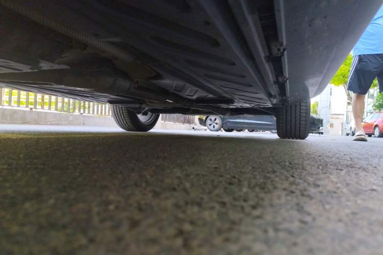 Used Mercedes-Benz GLC 2020 Facelifted GLC 300 L 4MATIC AMG-Line Chassis Front Left