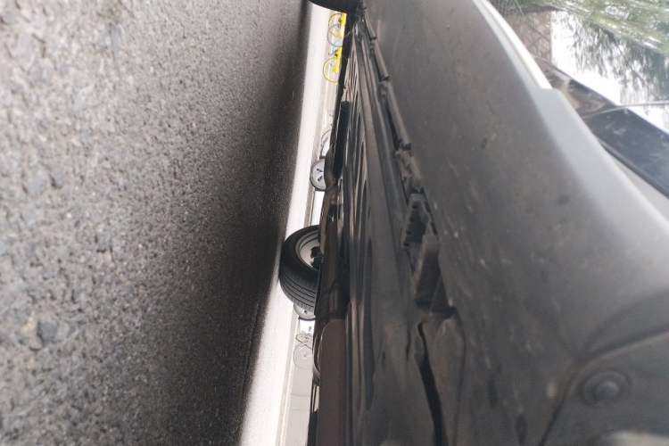 Used Mercedes-Benz GLC 2020 Facelifted GLC 300 L 4MATIC AMG-Line Chassis Front Right