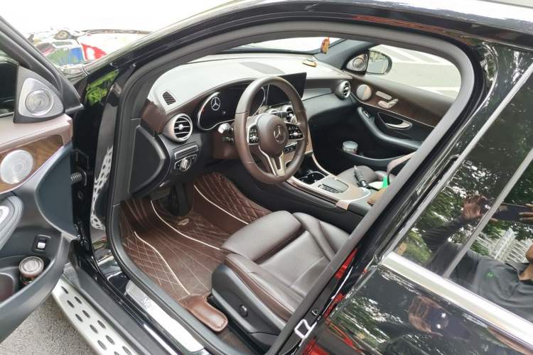 Used Mercedes-Benz GLC 2020 Facelift GLC 300 L 4MATIC Dynamic Edition Driver Seat