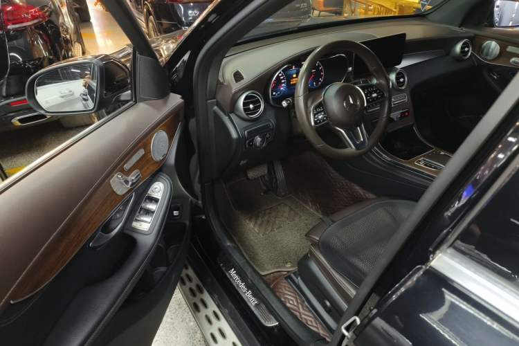 Used Mercedes-Benz GLC 2020 GLC 300 L 4MATIC Luxury Model Driver Seat