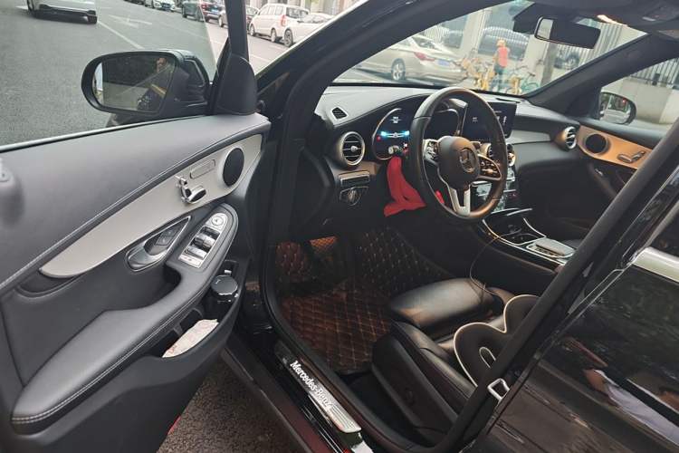 Used Mercedes-Benz GLC 2020 Facelifted GLC 260 L 4MATIC Dynamic Edition Driver Seat