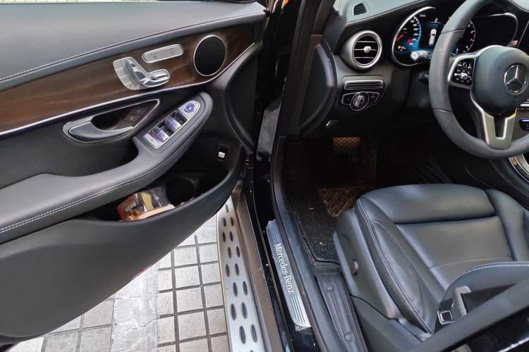 Used Mercedes-Benz GLC 2020 Facelift GLC 300 L 4MATIC Dynamic Edition Driver Seat