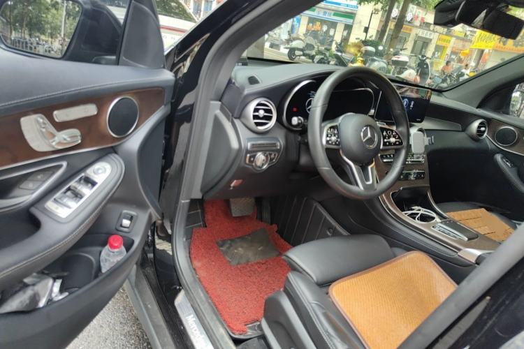 Used Mercedes-Benz GLC 2020 Facelift GLC 260 L 4MATIC Luxury Edition Driver Seat
