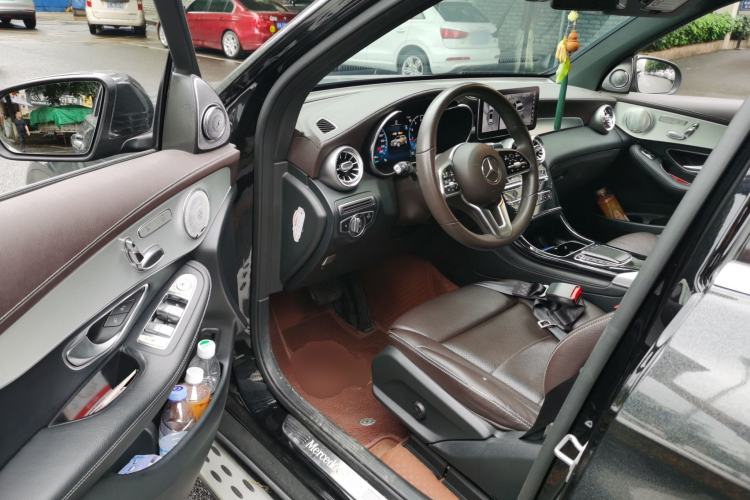 Used Mercedes-Benz GLC 2020 Facelift GLC 260 L 4MATIC Luxury Edition Driver Seat