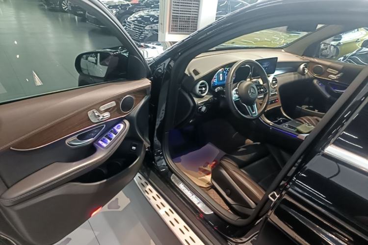 Used Mercedes-Benz GLC 2020 Facelift GLC 260 L 4MATIC Luxury Edition Driver Seat