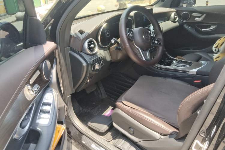 Used Mercedes-Benz GLC 2020 Facelift GLC 260 L 4MATIC Luxury Edition Driver Seat