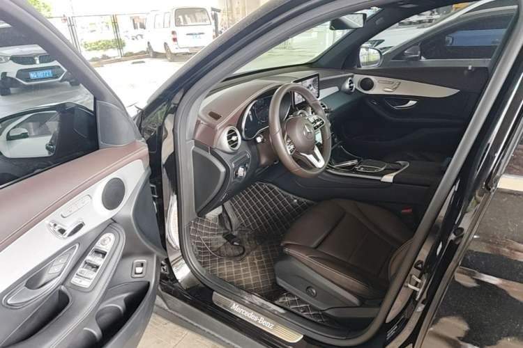 Used Mercedes-Benz GLC 2020 Facelifted GLC 260 L 4MATIC Dynamic Edition Driver Seat