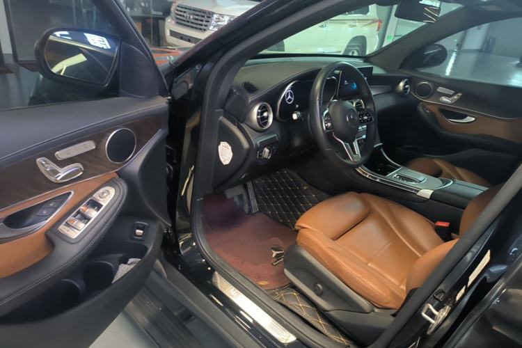 Used Mercedes-Benz GLC 2020 Facelift GLC 260 L 4MATIC Luxury Edition Driver Seat