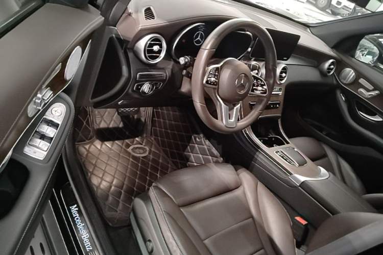 Used Mercedes-Benz GLC 2020 Facelift GLC 300 L 4MATIC Dynamic Edition Driver Seat