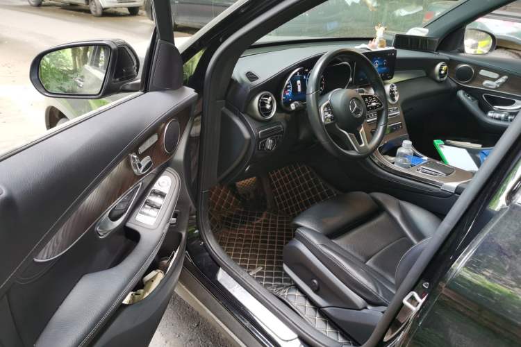 Used Mercedes-Benz GLC 2020 Facelift GLC 260 L 4MATIC Luxury Edition Driver Seat