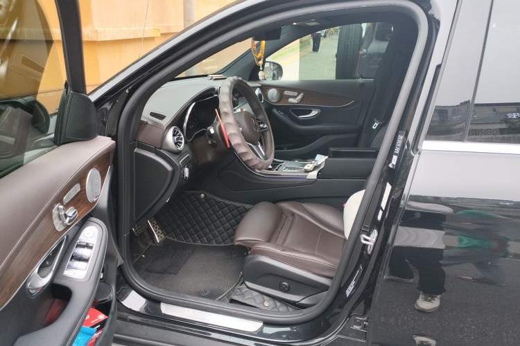 Used Mercedes-Benz GLC 2020 Facelifted GLC 300 L 4MATIC AMG-Line Driver Seat