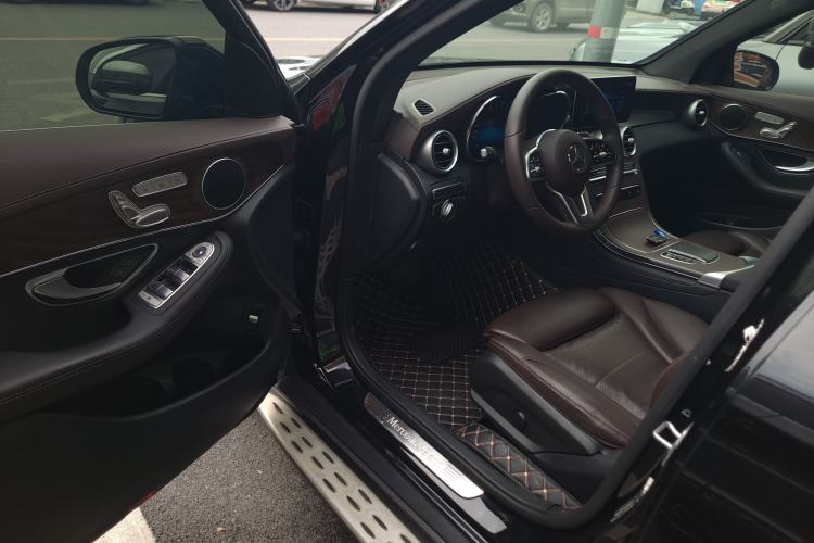 Used Mercedes-Benz GLC 2020 Facelift GLC 260 L 4MATIC Luxury Edition Driver Seat