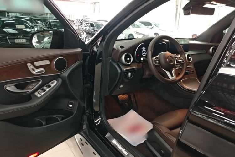 Used Mercedes-Benz GLC 2020 Facelift GLC 260 L 4MATIC Luxury Edition Driver Seat