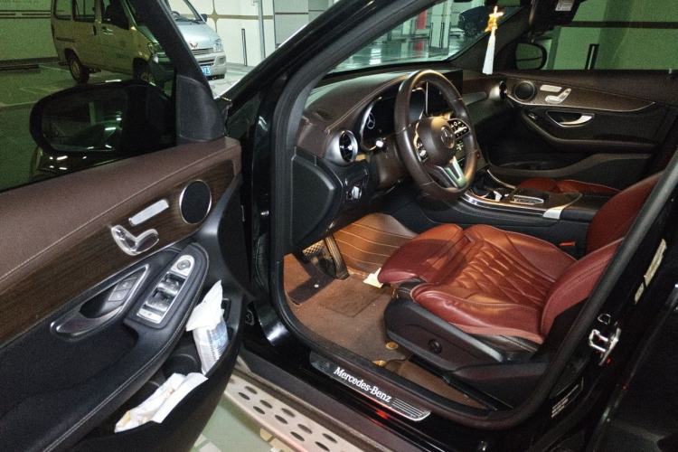 Used Mercedes-Benz GLC 2020 Facelift GLC 260 L 4MATIC Luxury Edition Driver Seat