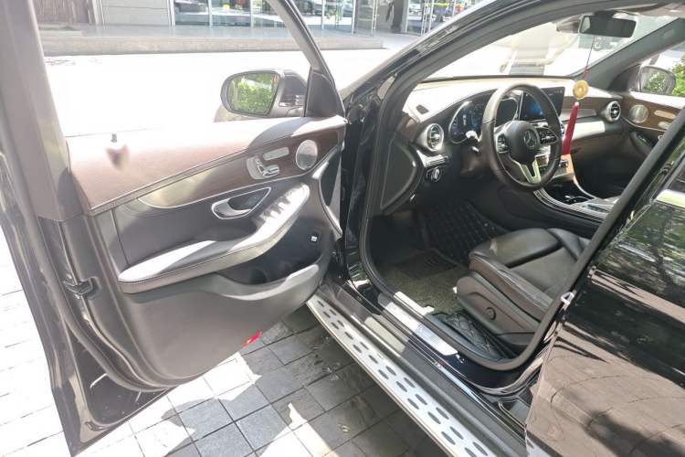 Used Mercedes-Benz GLC 2020 Facelifted GLC 300 L 4MATIC Luxury Edition Driver Seat