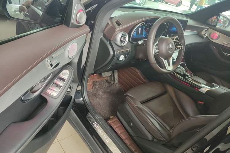 Used Mercedes-Benz GLC 2020 Facelifted GLC 260 L 4MATIC Dynamic Edition Driver Seat