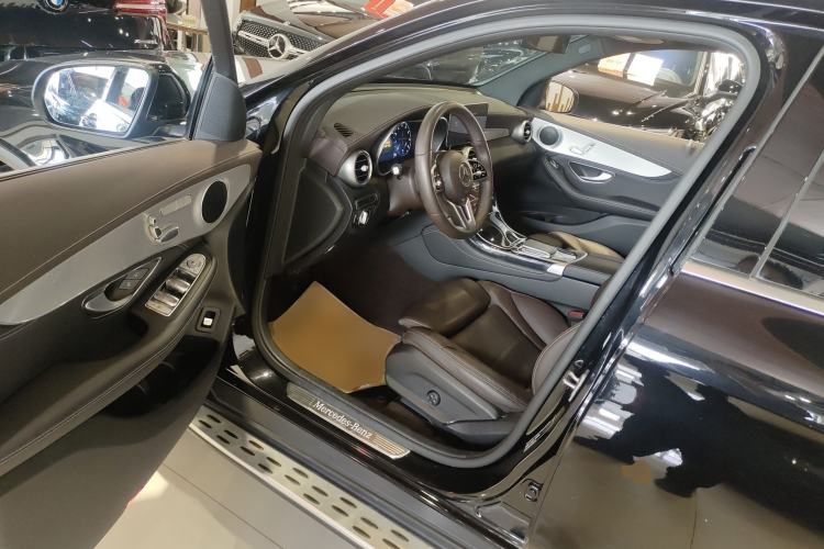 Used Mercedes-Benz GLC 2020 Facelifted GLC 260 L 4MATIC Dynamic Edition Driver Seat