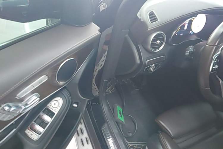 Used Mercedes-Benz GLC 2020 Facelift GLC 300 L 4MATIC Dynamic Edition Driver Seat