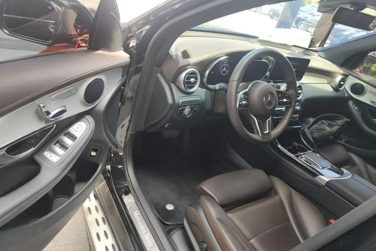 Used Mercedes-Benz GLC 2020 Facelifted GLC 260 L 4MATIC Dynamic Edition Driver Seat