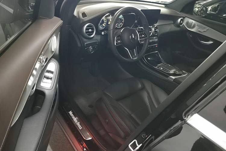 Used Mercedes-Benz GLC 2020 Facelifted GLC 260 L 4MATIC Dynamic Edition Driver Seat