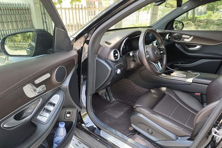 Used Mercedes-Benz GLC 2020 Facelifted GLC 260 L 4MATIC Dynamic Edition Driver Seat