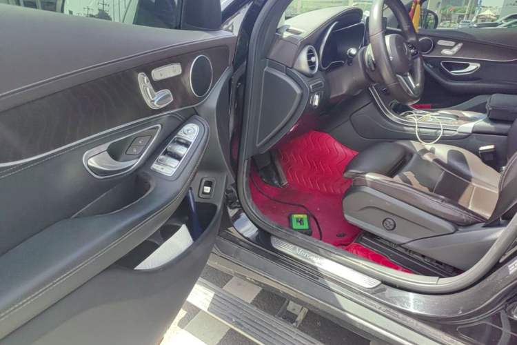 Used Mercedes-Benz GLC 2020 Facelift GLC 260 L 4MATIC Luxury Edition Driver Seat