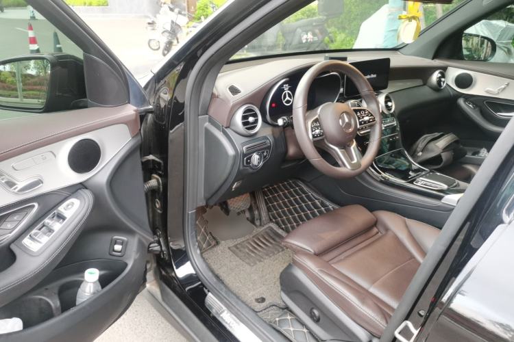 Used Mercedes-Benz GLC 2020 Facelifted GLC 260 L 4MATIC Dynamic Edition Driver Seat